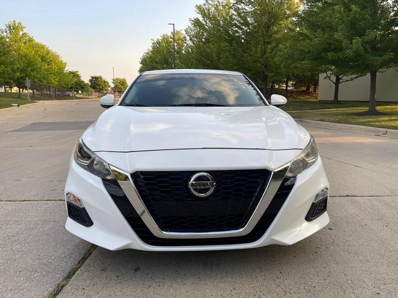 Nissan Altima 2019 price $22,995