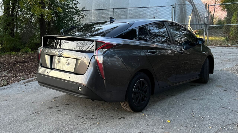 Toyota Prius 2018 price $17,995