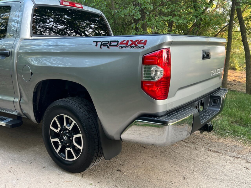 Toyota Tundra 2015 price $31,995
