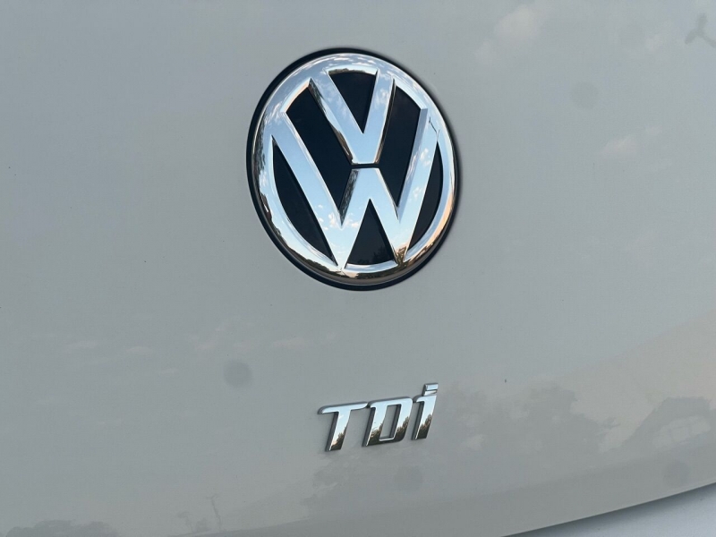 Volkswagen Beetle 2014 price $8,995