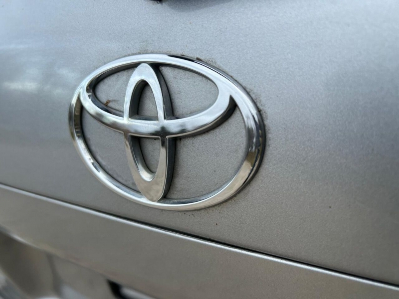 Toyota Sequoia 2006 price $6,995