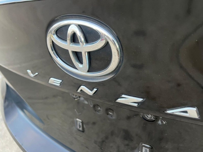 Toyota Venza 2010 price $9,995