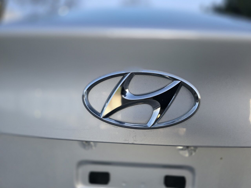 Hyundai Elantra 2018 price $9,995