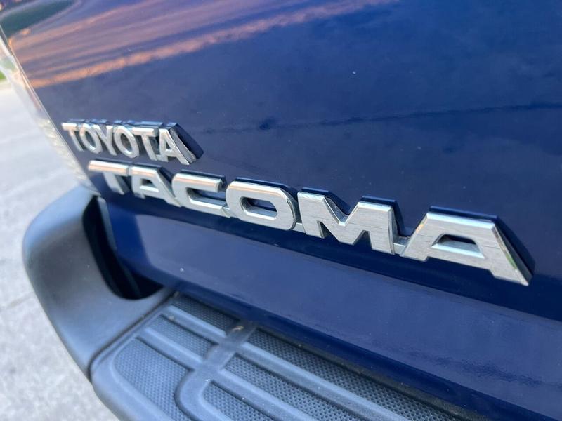 Toyota Tacoma 2014 price $18,995