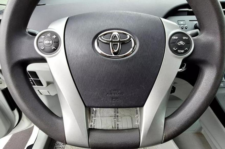 Toyota Prius 2010 price $10,395