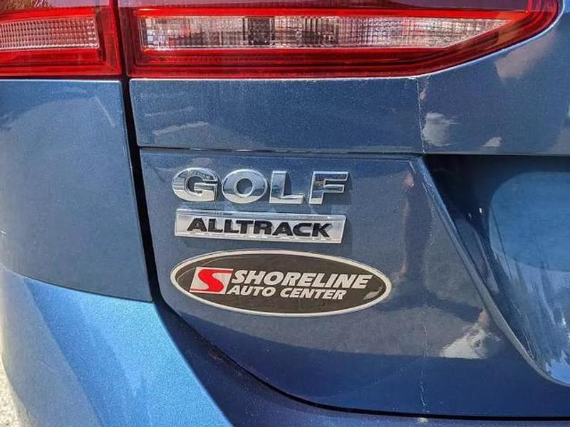 Volkswagen Golf Alltrack 2017 price $16,476