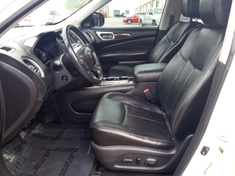 Nissan Pathfinder 2014 price $10,875