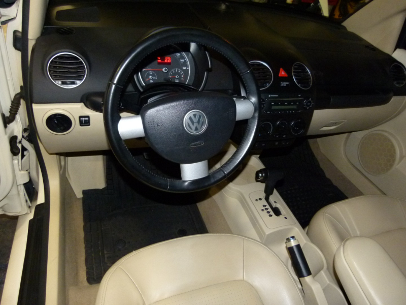 Volkswagen New Beetle Convertible 2008 price $8,000