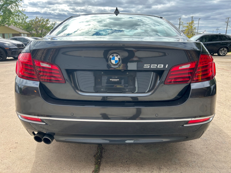 BMW 5-Series 2014 price $11,495