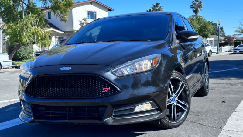 Ford Focus 2015 price $14,999