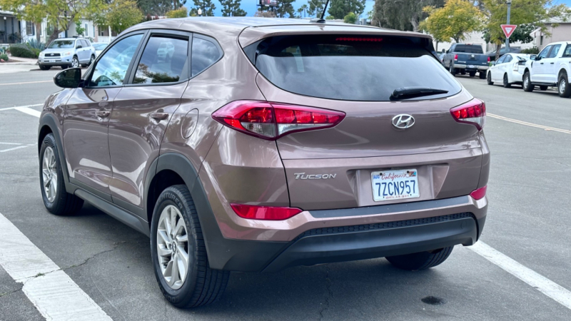Hyundai Tucson 2017 price $12,900