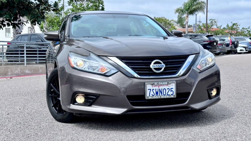 Nissan Altima 2016 price $9,900