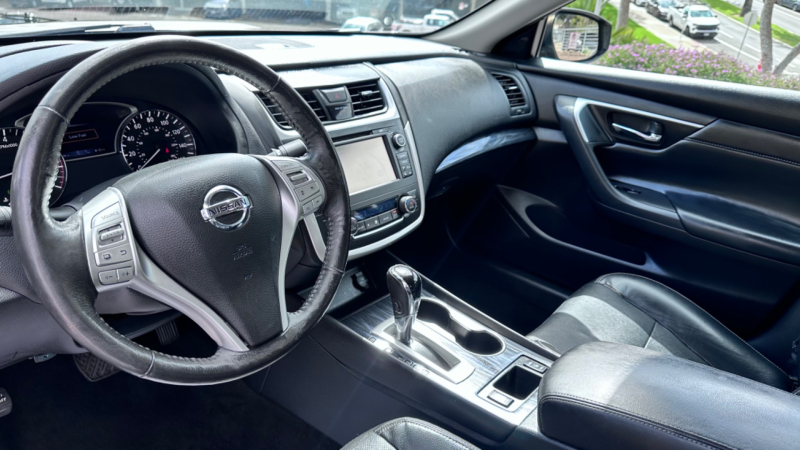 Nissan Altima 2016 price $10,900