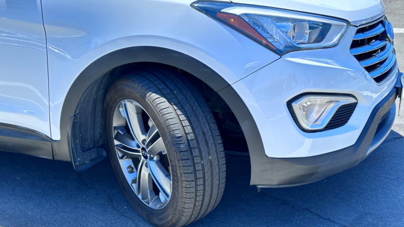 Hyundai Santa Fe 2014 price $11,900