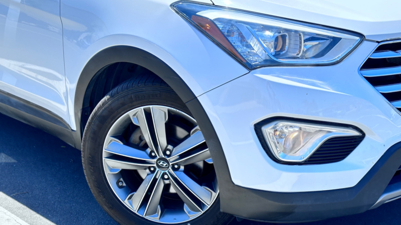 Hyundai Santa Fe 2014 price $11,900