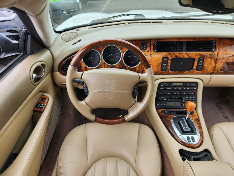 Jaguar XK8 CONVERTIBLE - LOW MILEAGE FOR THE YEAR - NAVI 2005 price $9,988