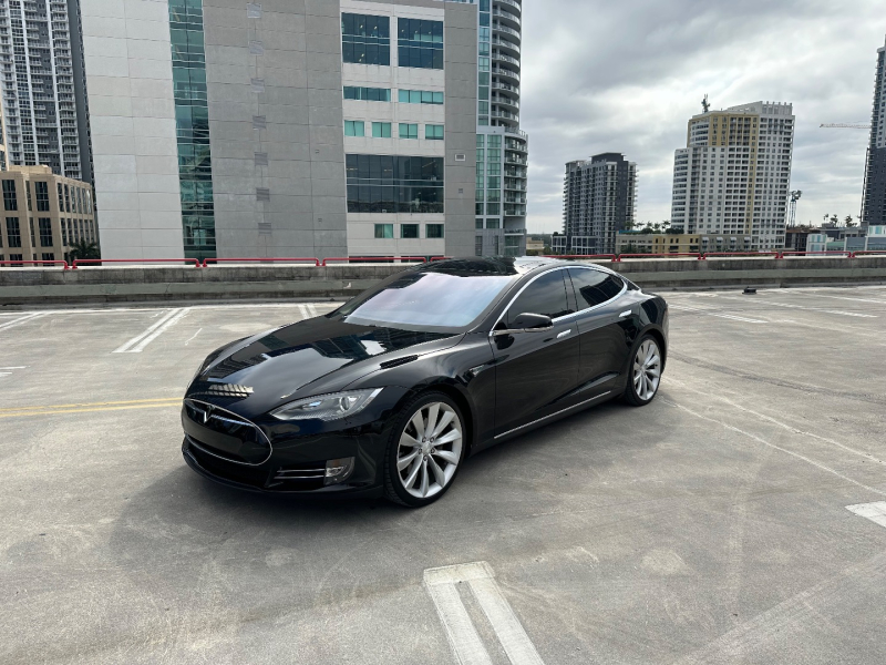 Tesla Model S 2013 price $18,499