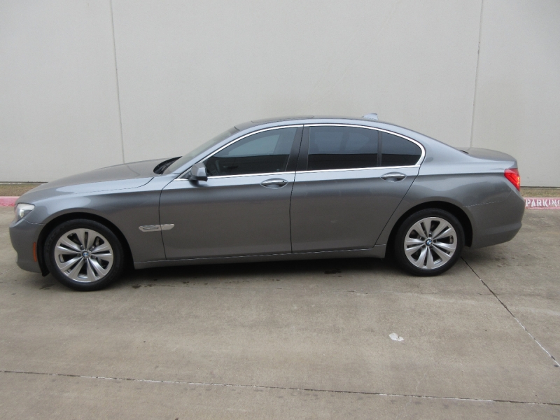 BMW 7-Series 2011 price $12,990
