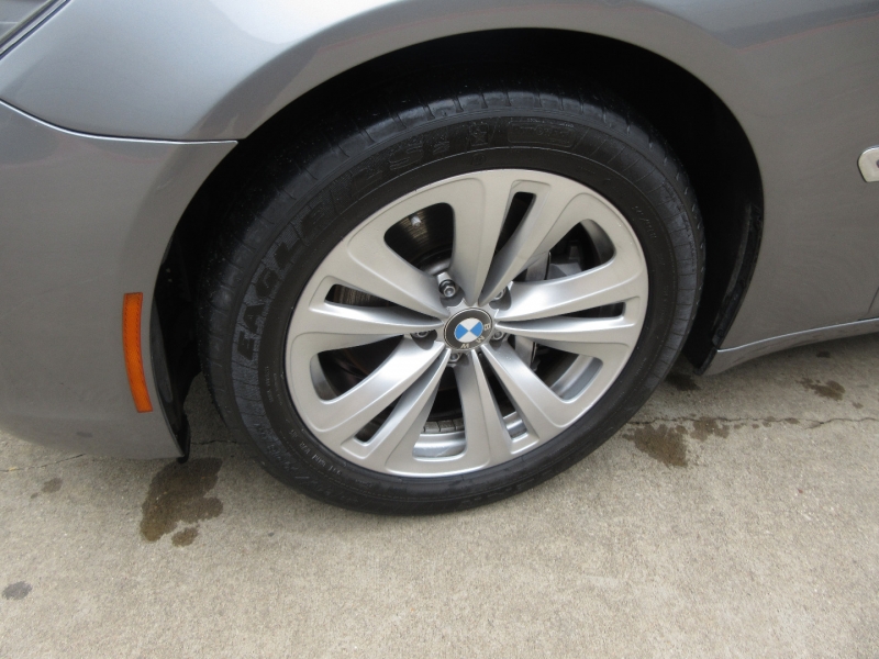 BMW 7-Series 2011 price $12,990