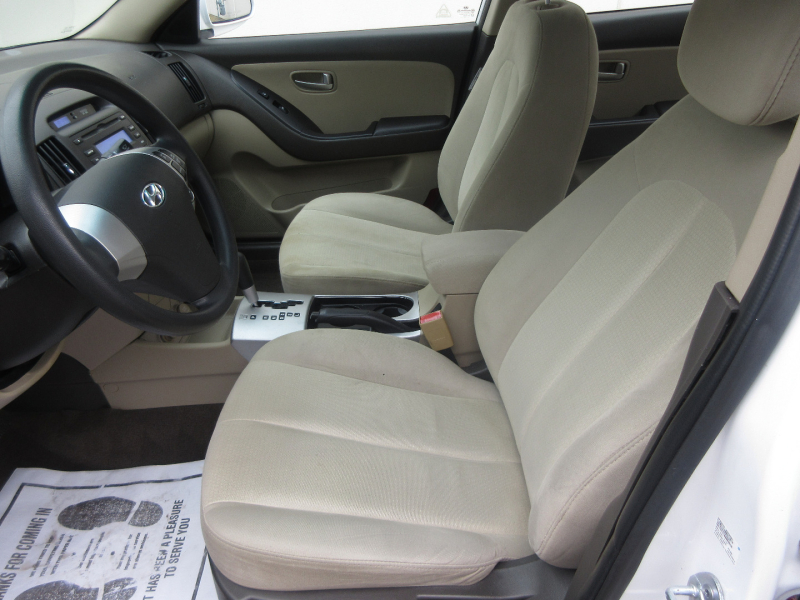 Hyundai Elantra 2009 price $6,990
