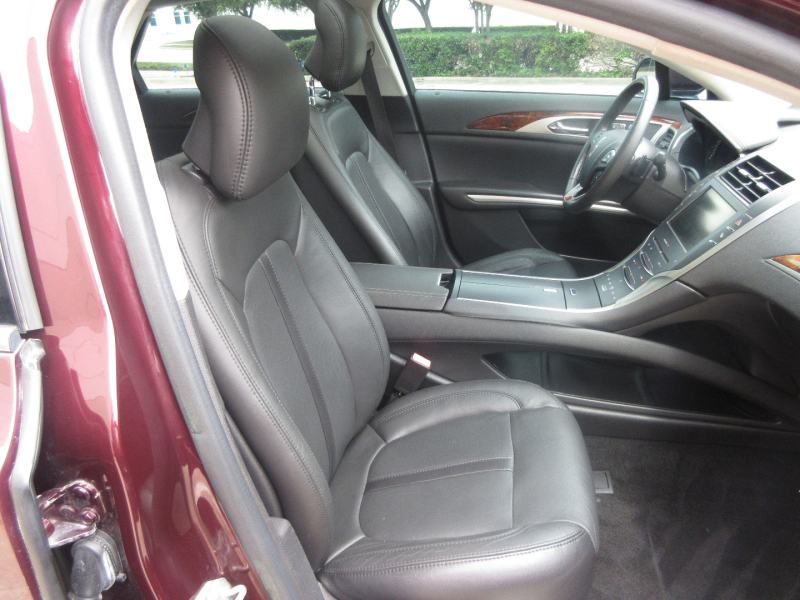 Lincoln MKZ 2013 price $10,990