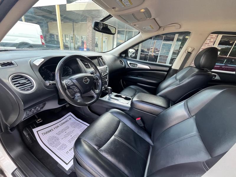 Nissan Pathfinder 2019 price $17,000