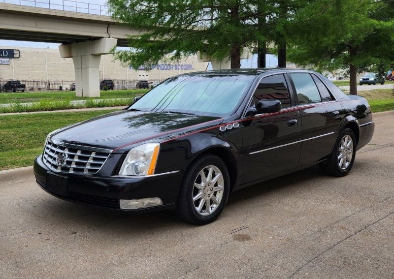 CADILLAC DTS 2010 price $5,000