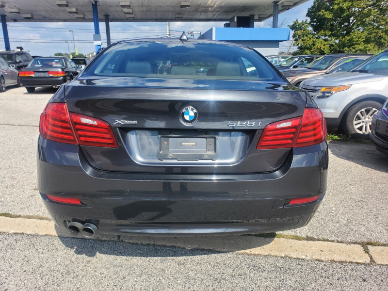 BMW 5-Series 2015 price $9,800