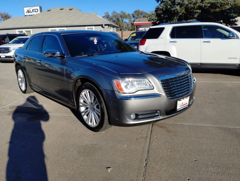 Chrysler 300 2011 price $10,995