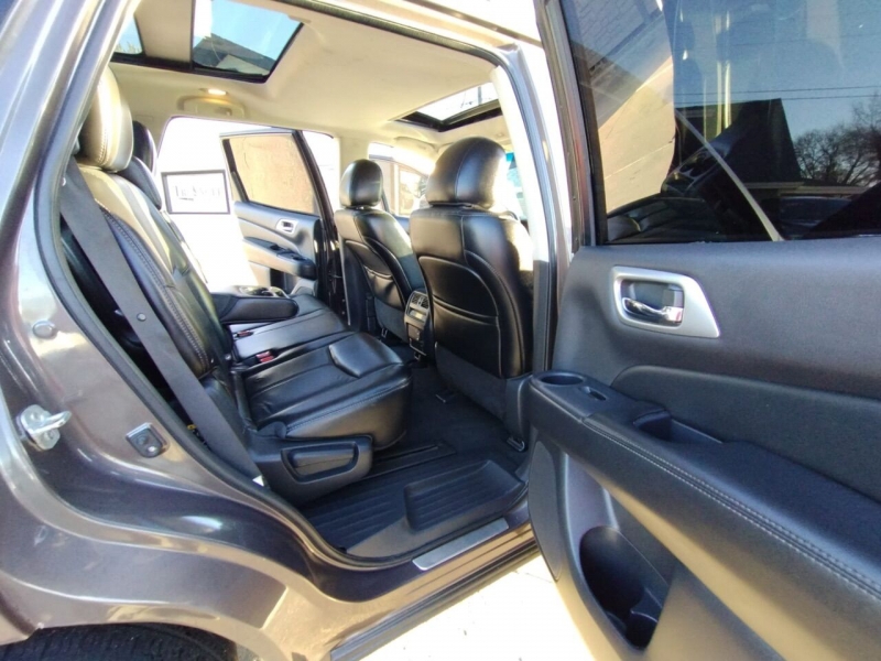 Nissan Pathfinder 2015 price $12,495