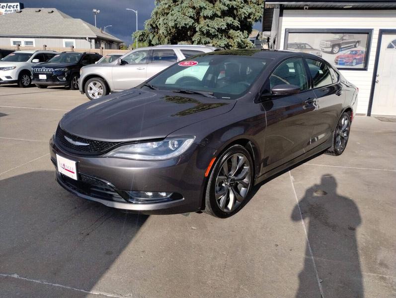 Chrysler 200 2015 price $10,995