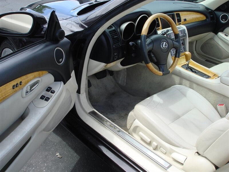 Lexus SC 2003 price $10,995