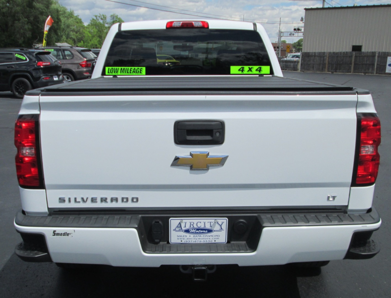 Chevrolet SILVERADO 4DR DBL CAB LT 4X4 2018 price $29,995