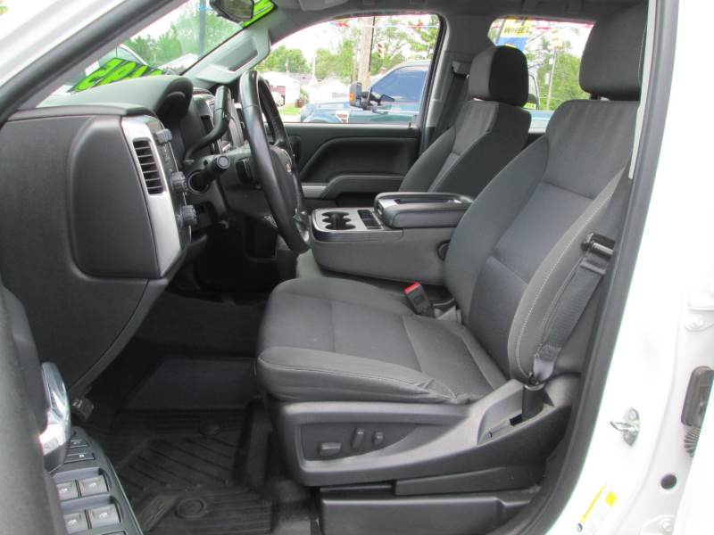 Chevrolet SILVERADO 4DR DBL CAB LT 4X4 2018 price $29,995