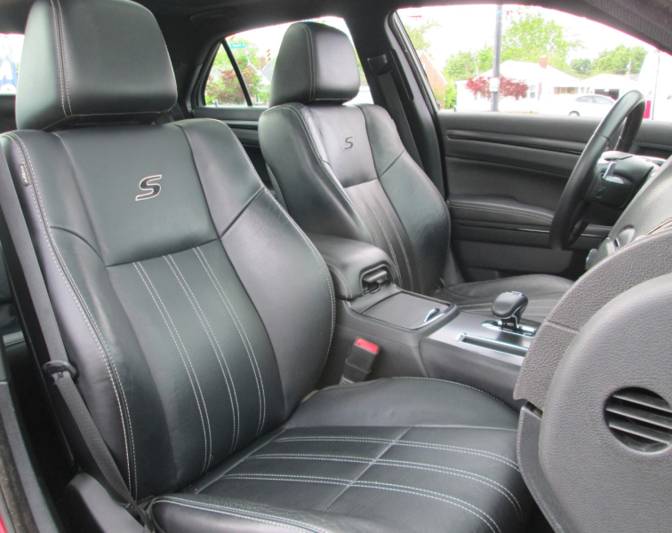 Chrysler 300S 4DR SEDAN AWD 2014 price $13,695