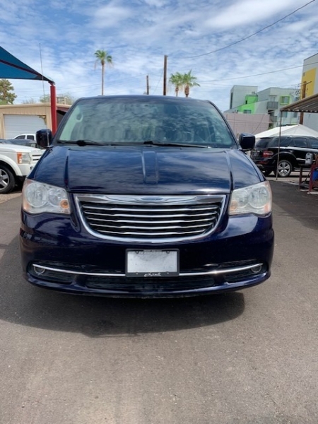 Chrysler Town & Country 2014 price $8,500