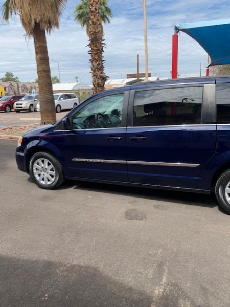 Chrysler Town & Country 2014 price $8,500