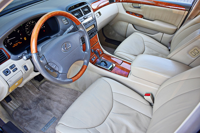 Lexus LS 430 2005 price $17,850