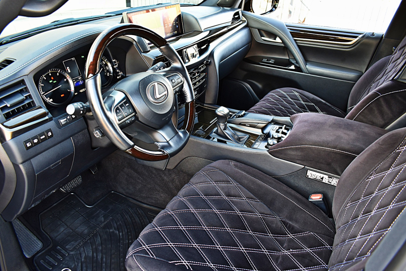 Lexus LX 570 Luxury 5.7L V8 AWD 2020 price $69,900