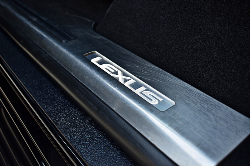 Lexus LX 570 Luxury 5.7L V8 AWD 2020 price $69,900