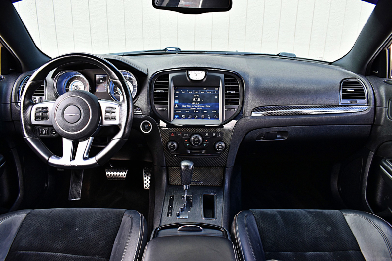 Chrysler 300 SRT-8 6.4L V8 HEMI 2012 price $27,850