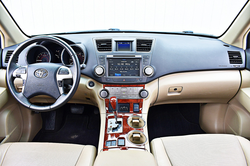 Toyota Highlander 2012 price $19,900