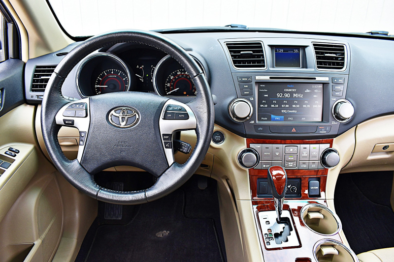 Toyota Highlander 2012 price $19,900