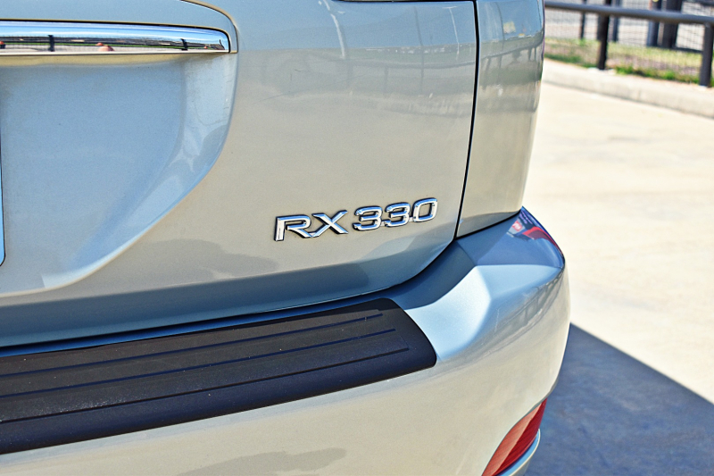 Lexus RX 330 2005 price $12,750