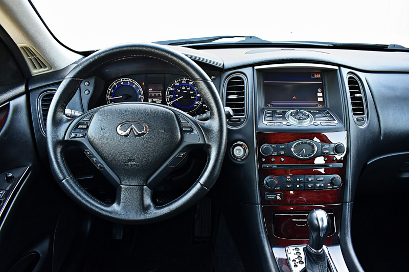 Infiniti QX50 Journey 3.7L V6 Navi 2015 price $16,900