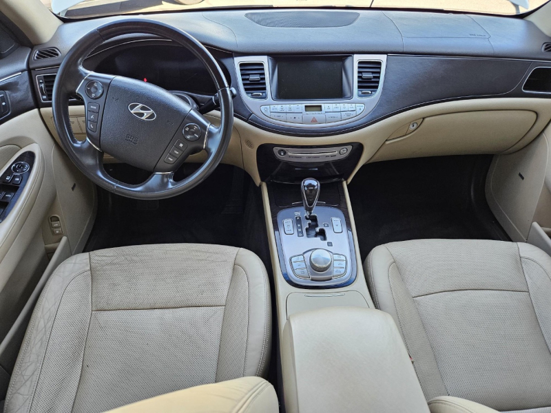 Hyundai Genesis Sedan 2011 price $6,750