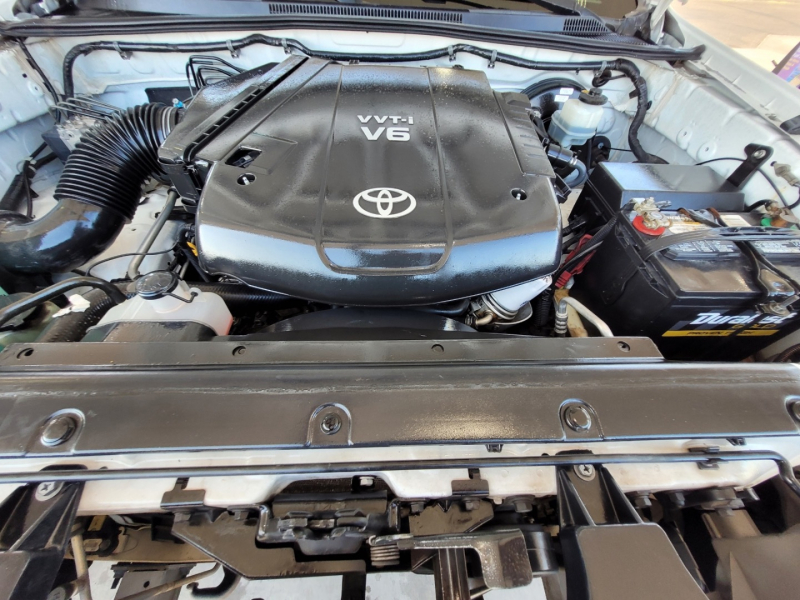 Toyota Tacoma 2010 price $10,450