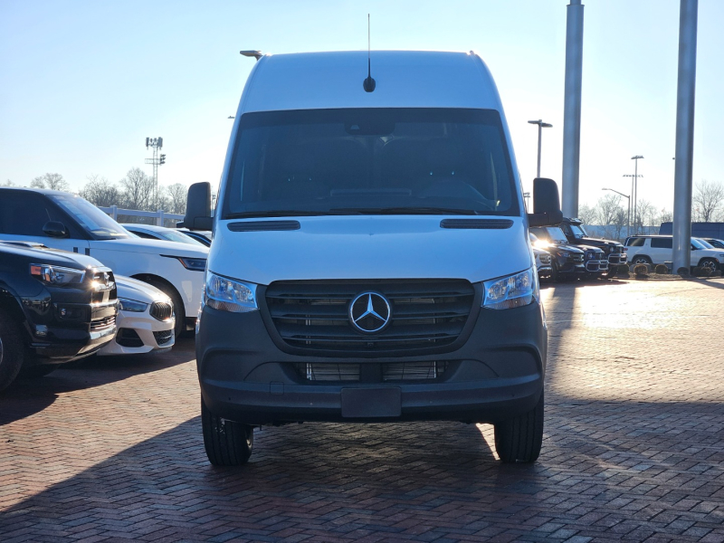 Mercedes-Benz Sprinter Cargo Van 2024 price $60,605