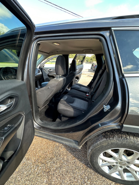 Jeep Cherokee 2014 price $8,500