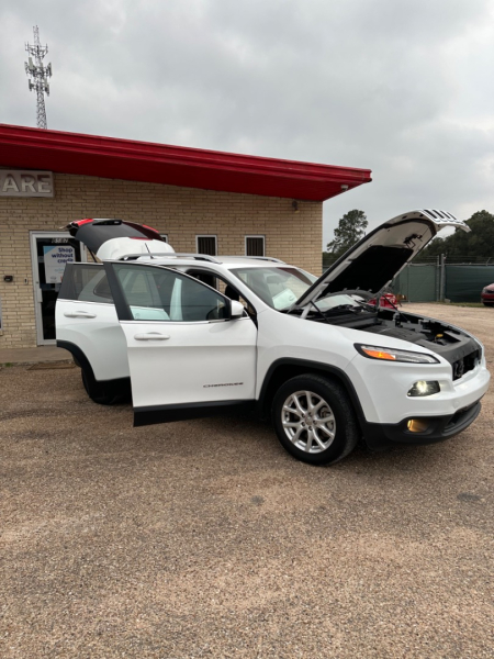 Jeep Cherokee 2018 price $12,500